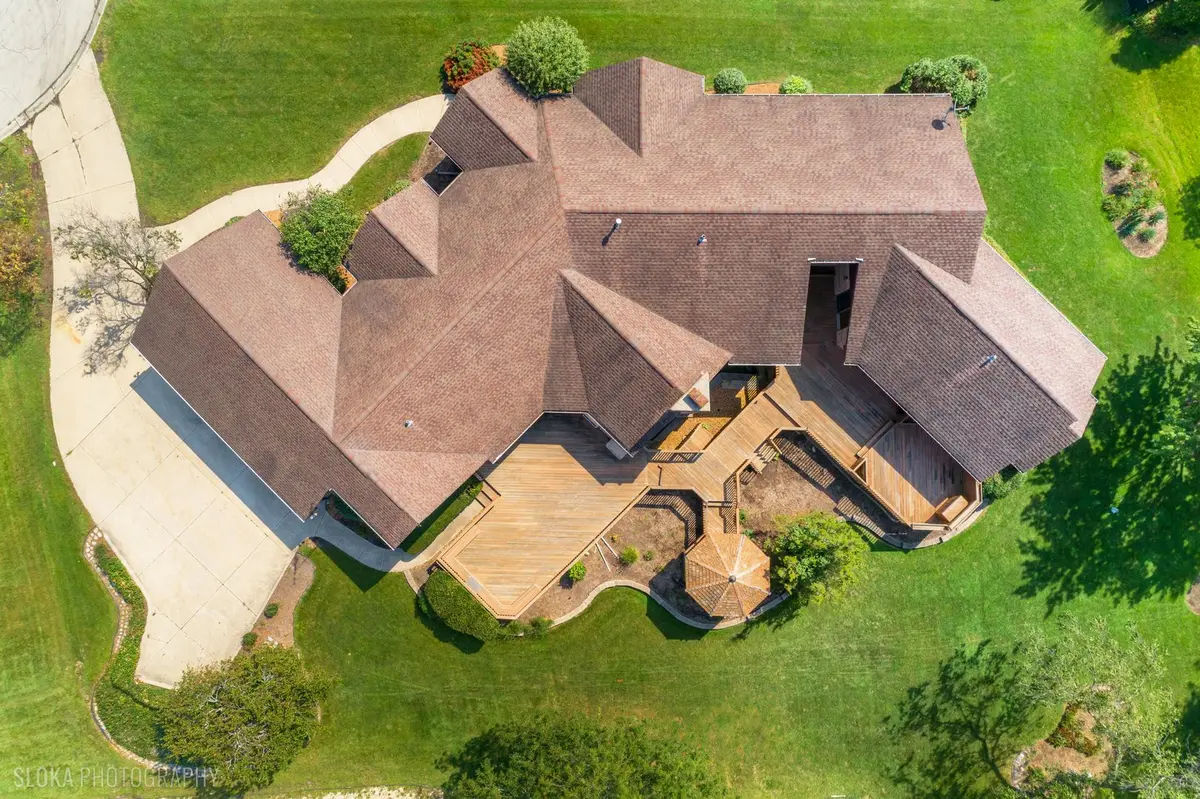 22W569 Glen Court