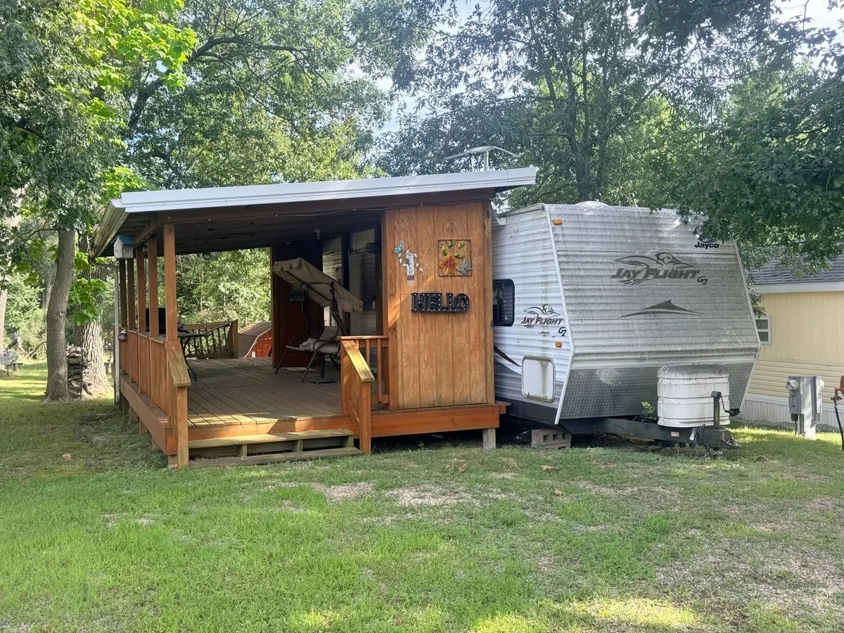 6-123 Woodhaven Lakes