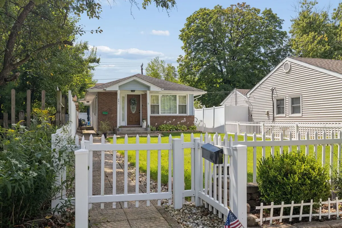 241 W Quincy Street