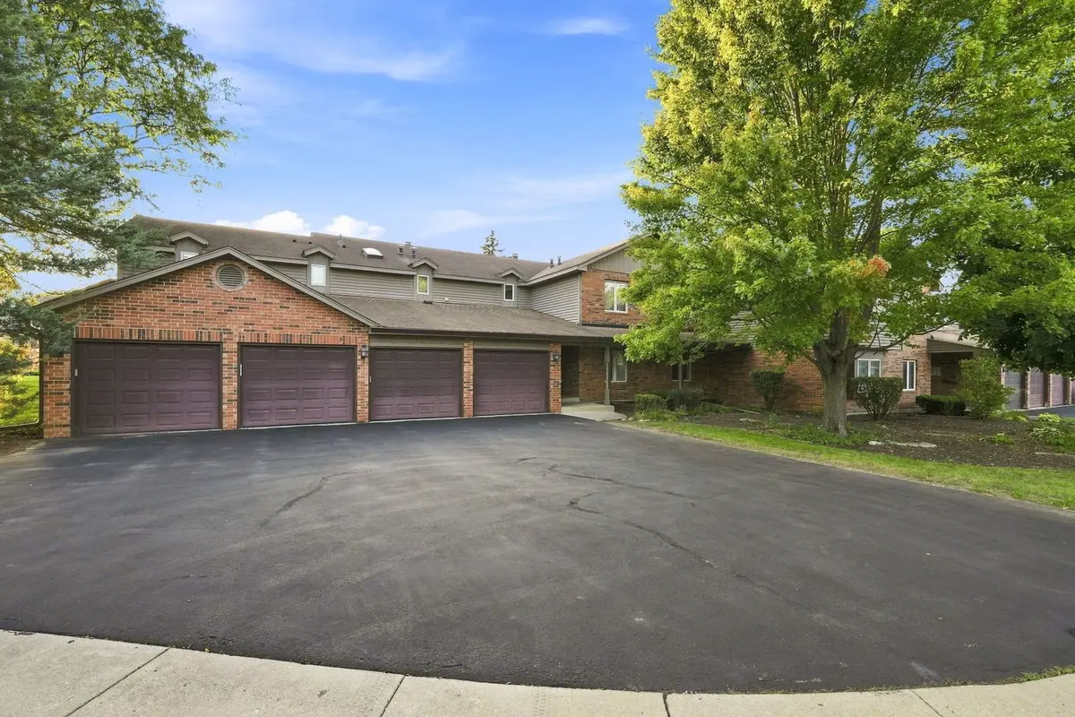 981 West Court