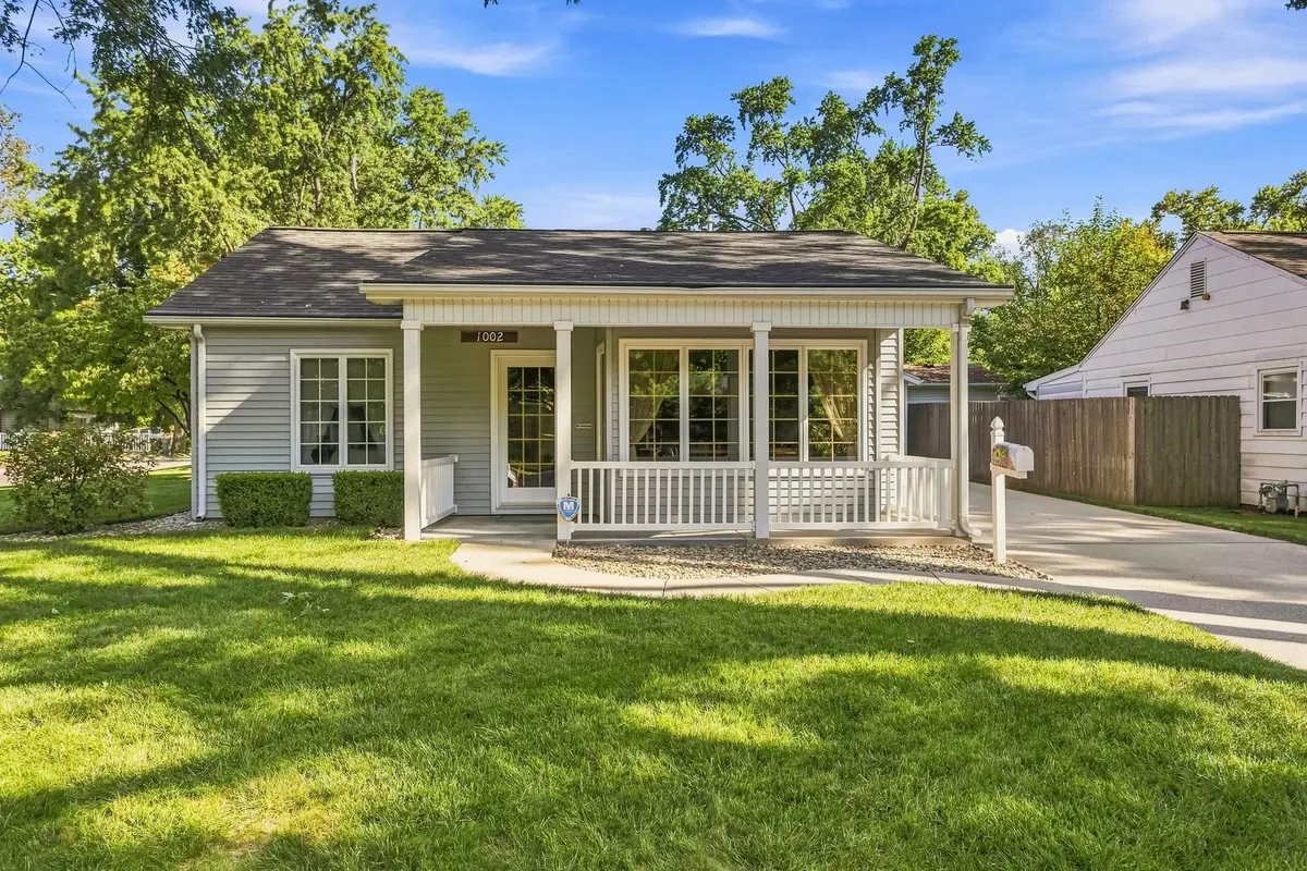 1002 Crestwood Drive