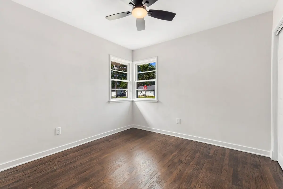 481 W 5th Street