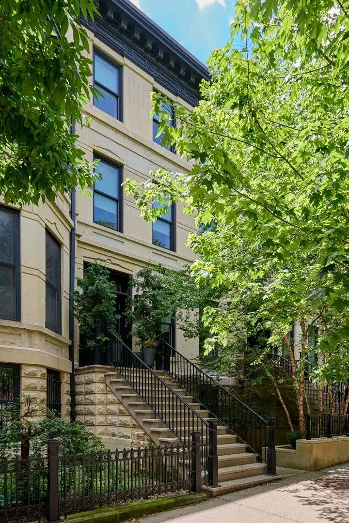 353 W BELDEN Avenue