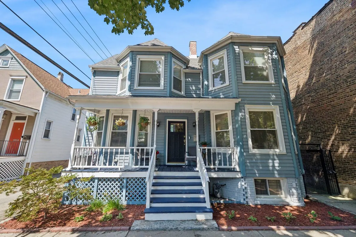 1610 W Carmen Avenue