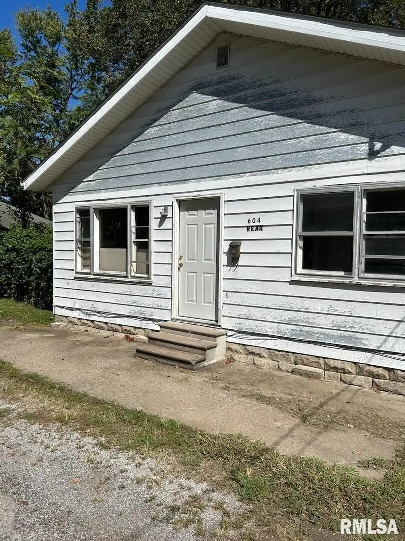 604 N 9TH Street