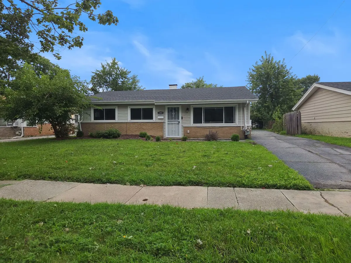 1387 Forest Place