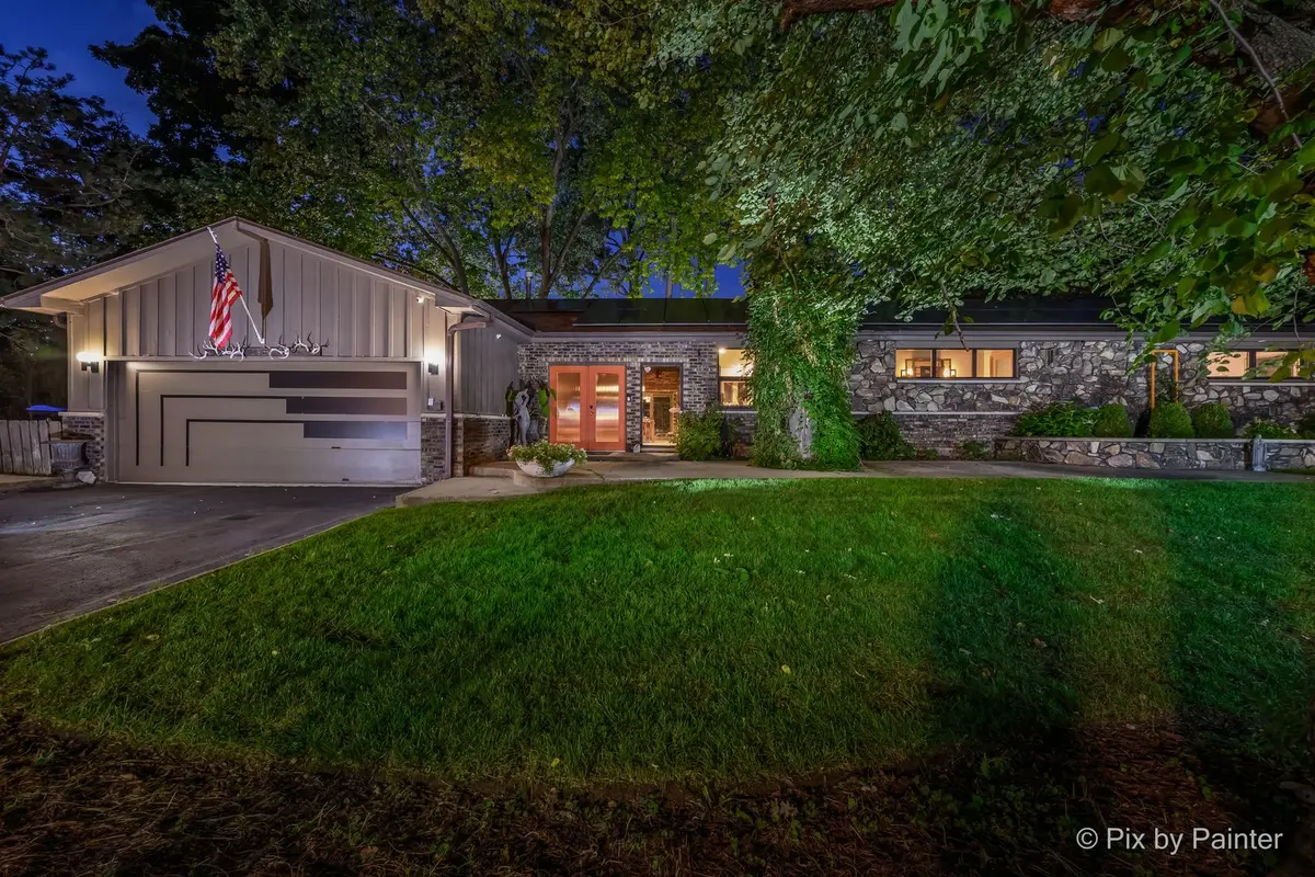 1916 W Grandview Drive
