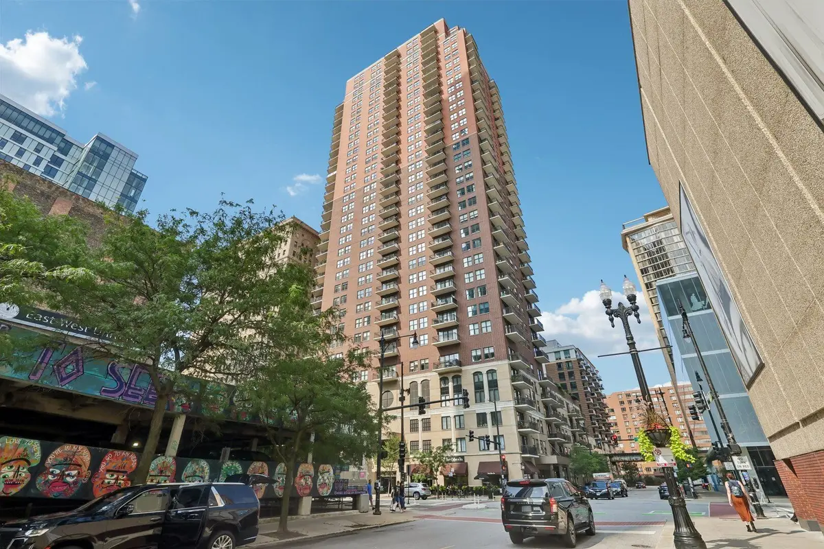41 E 8th Street