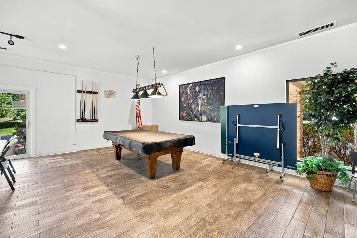 7231 Wolf Road