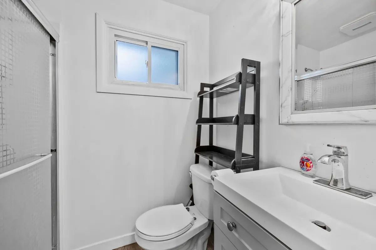 348 Niagara Street
