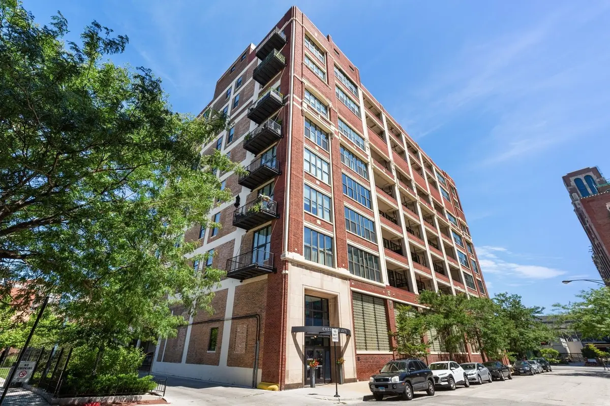 320 E 21st Street