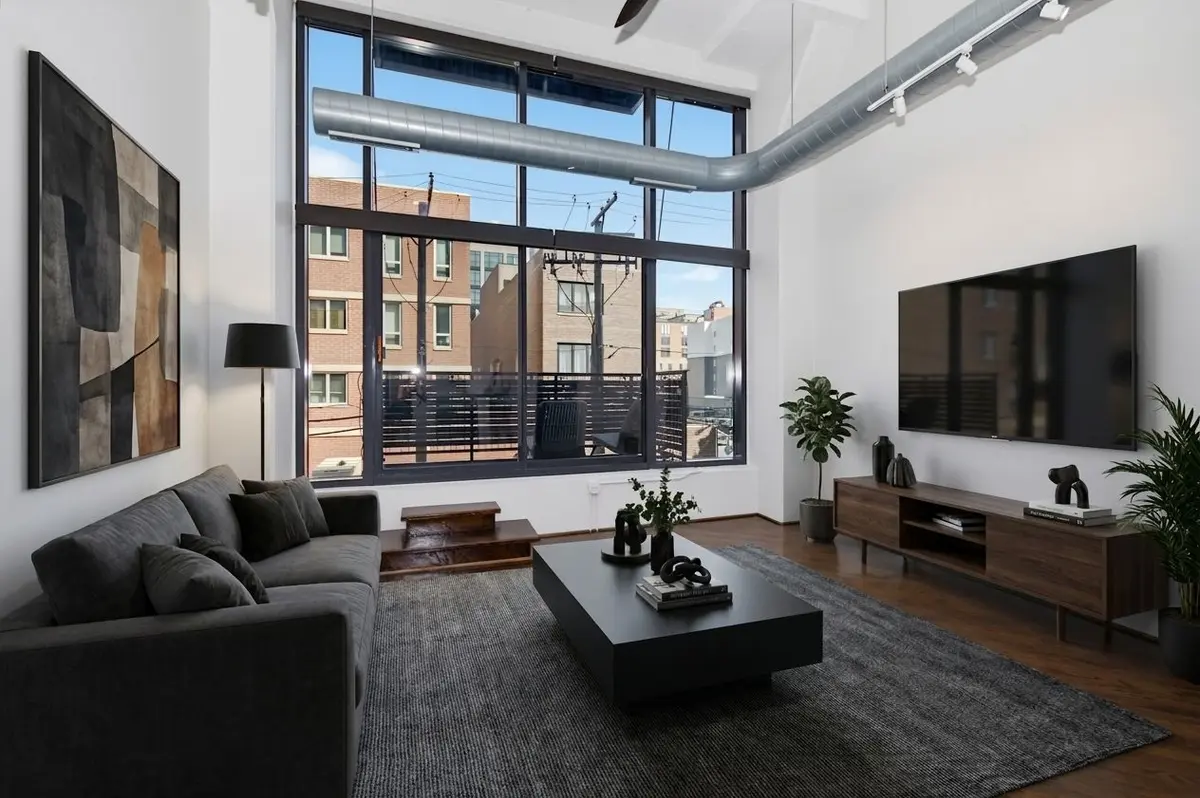 1224 W Van Buren Street
