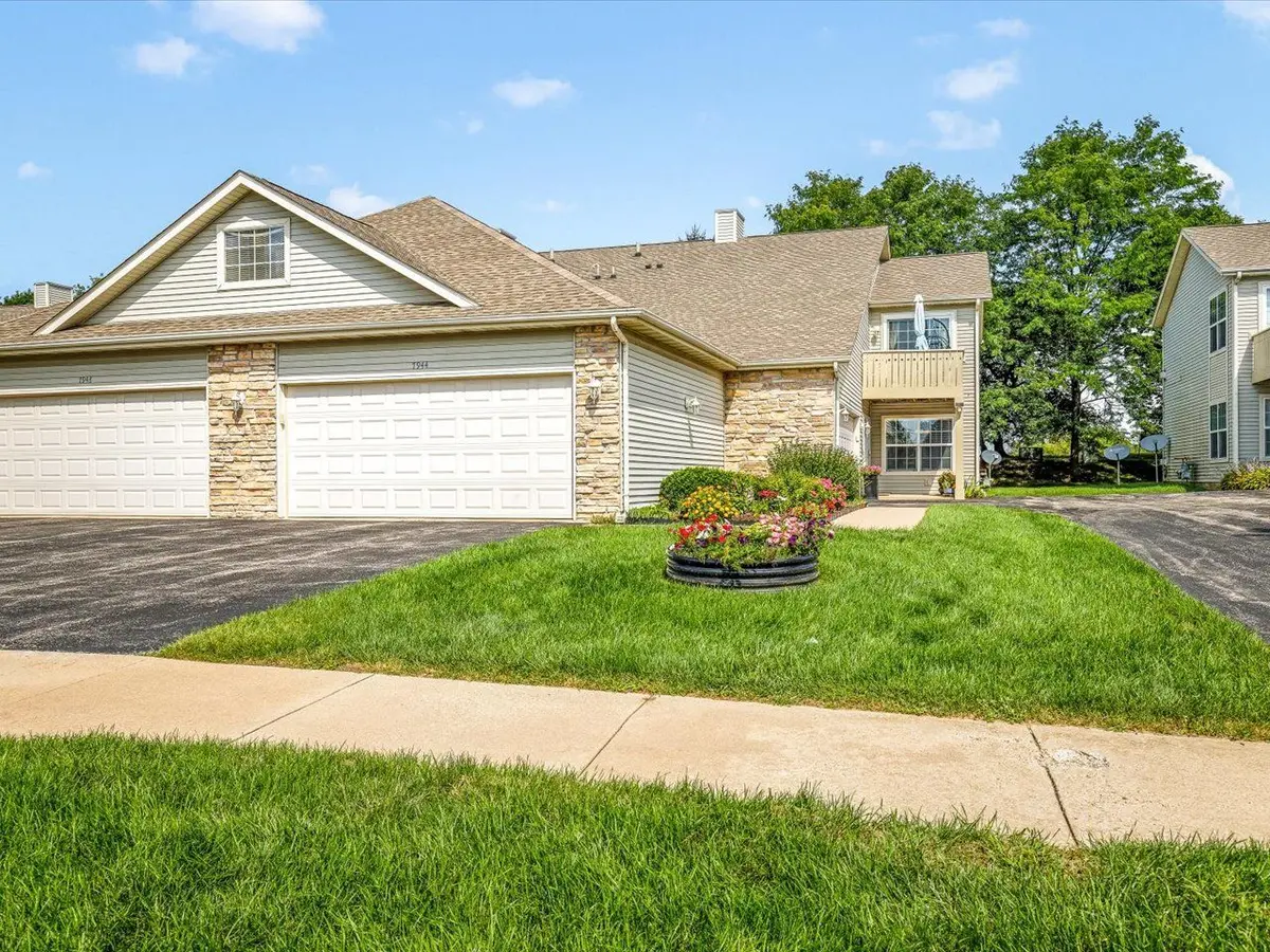 7944 ROYAL OAKS Road