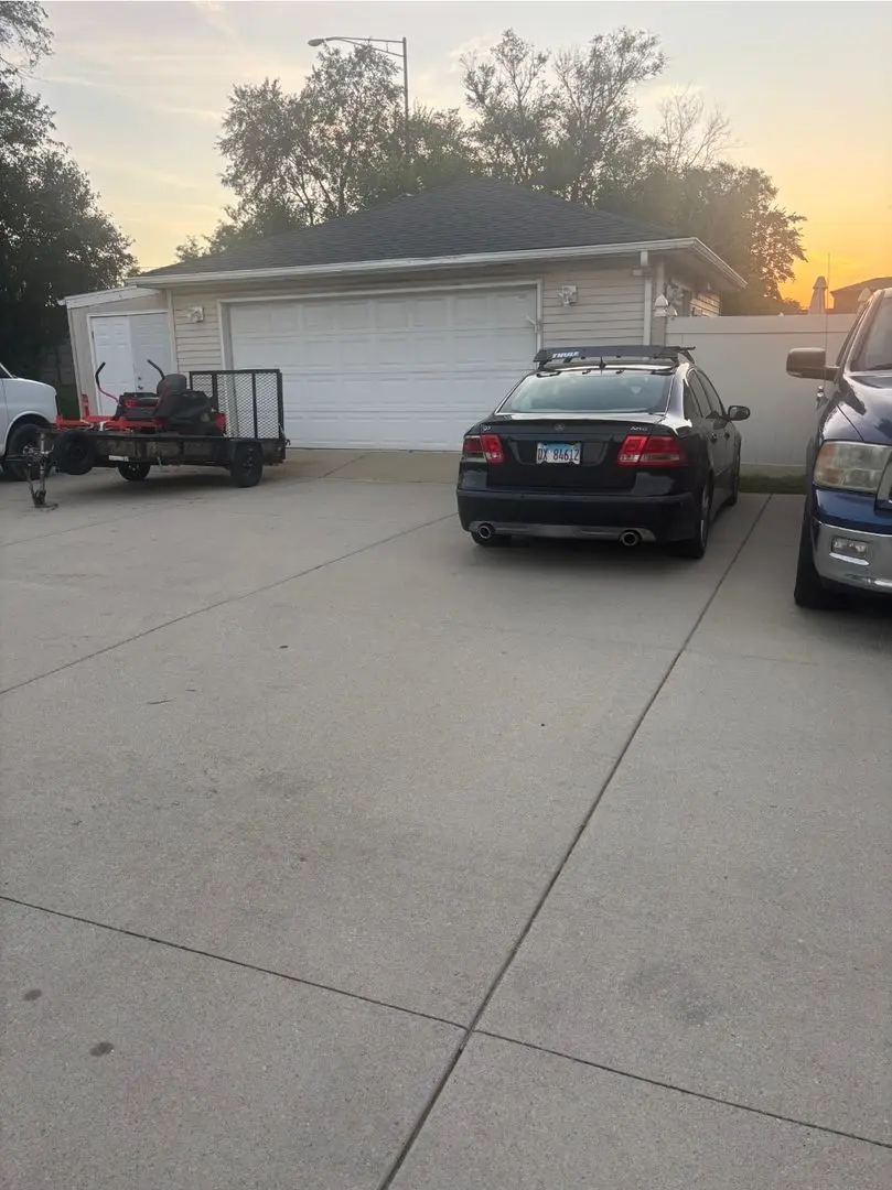 21W205 Tee Lane