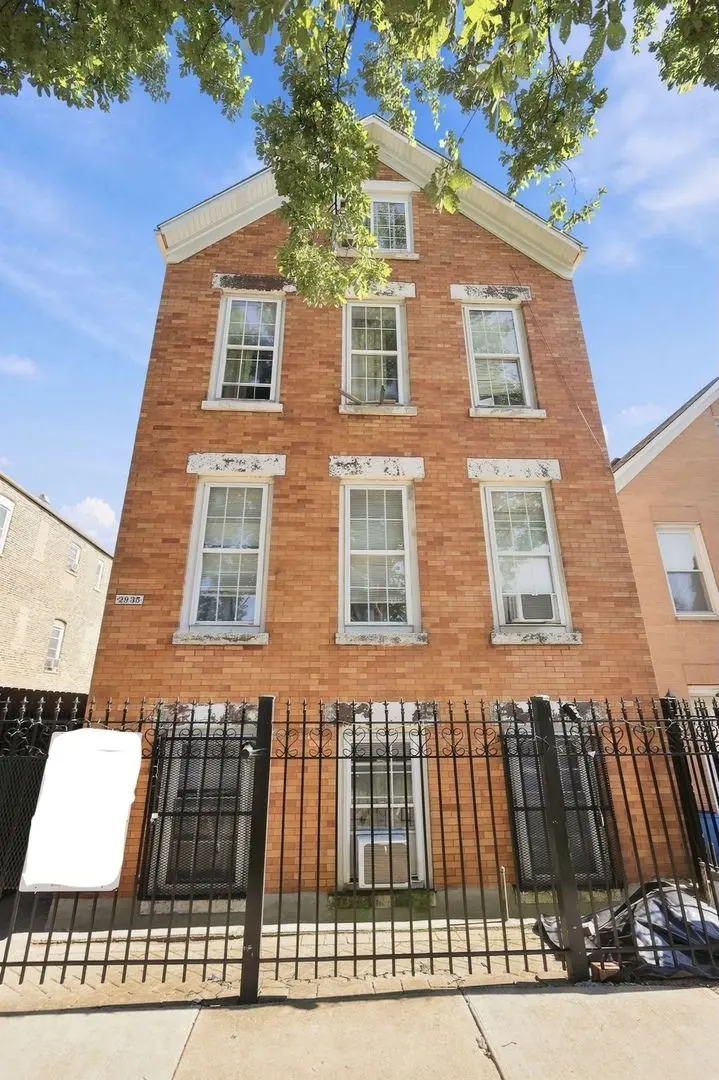2935 W 25th Place