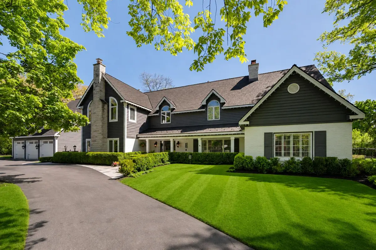 2 Hickory Lane