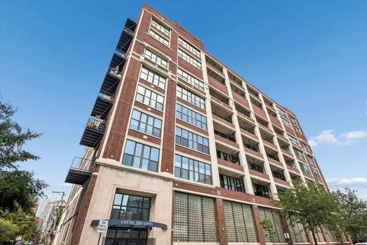 320 E 21ST Street