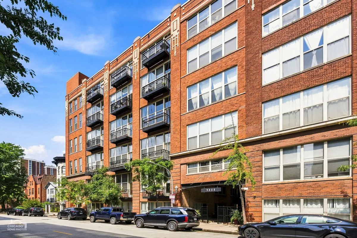 1500 W MONROE Street