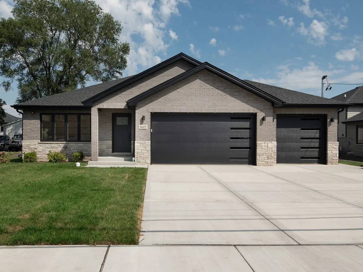 9605 S 78th Court