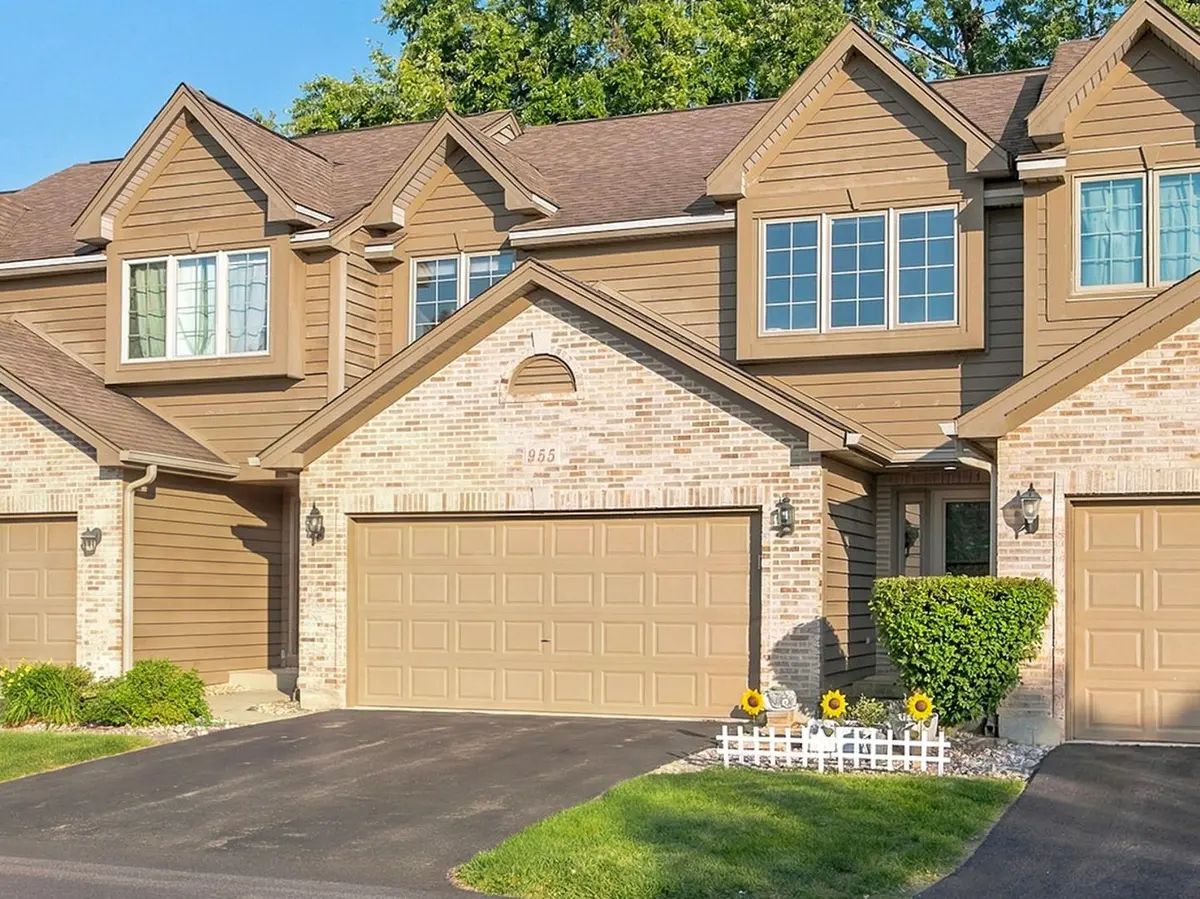 955 Ascot Drive