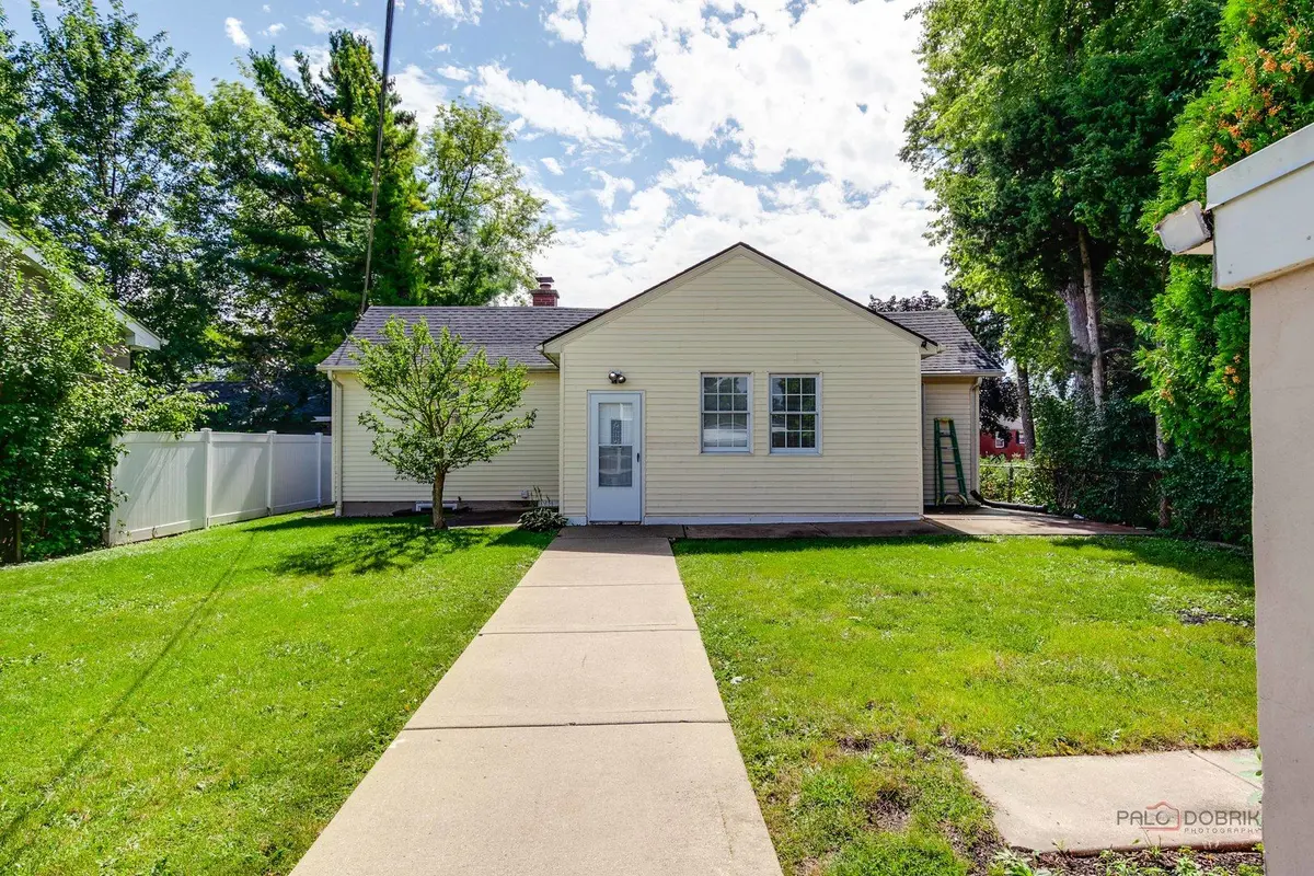 47 Prairie Avenue