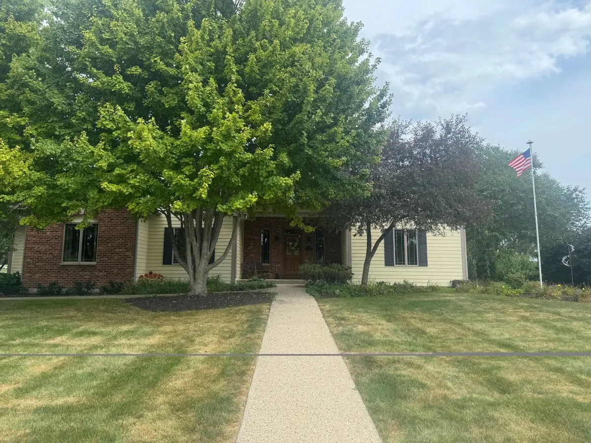 384 Valley Way