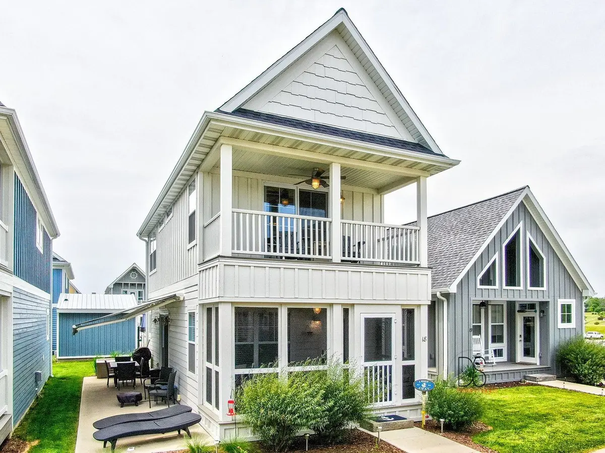179 Leeward Way #18