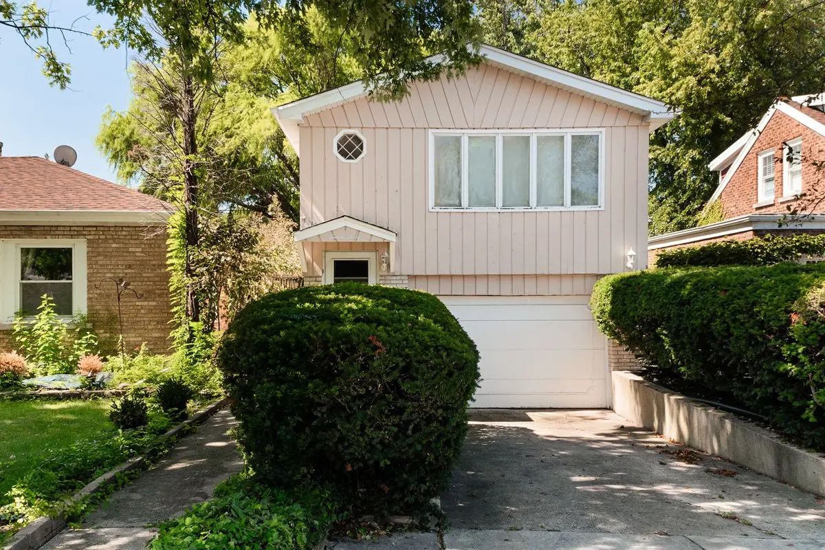 1212 N Maple Avenue