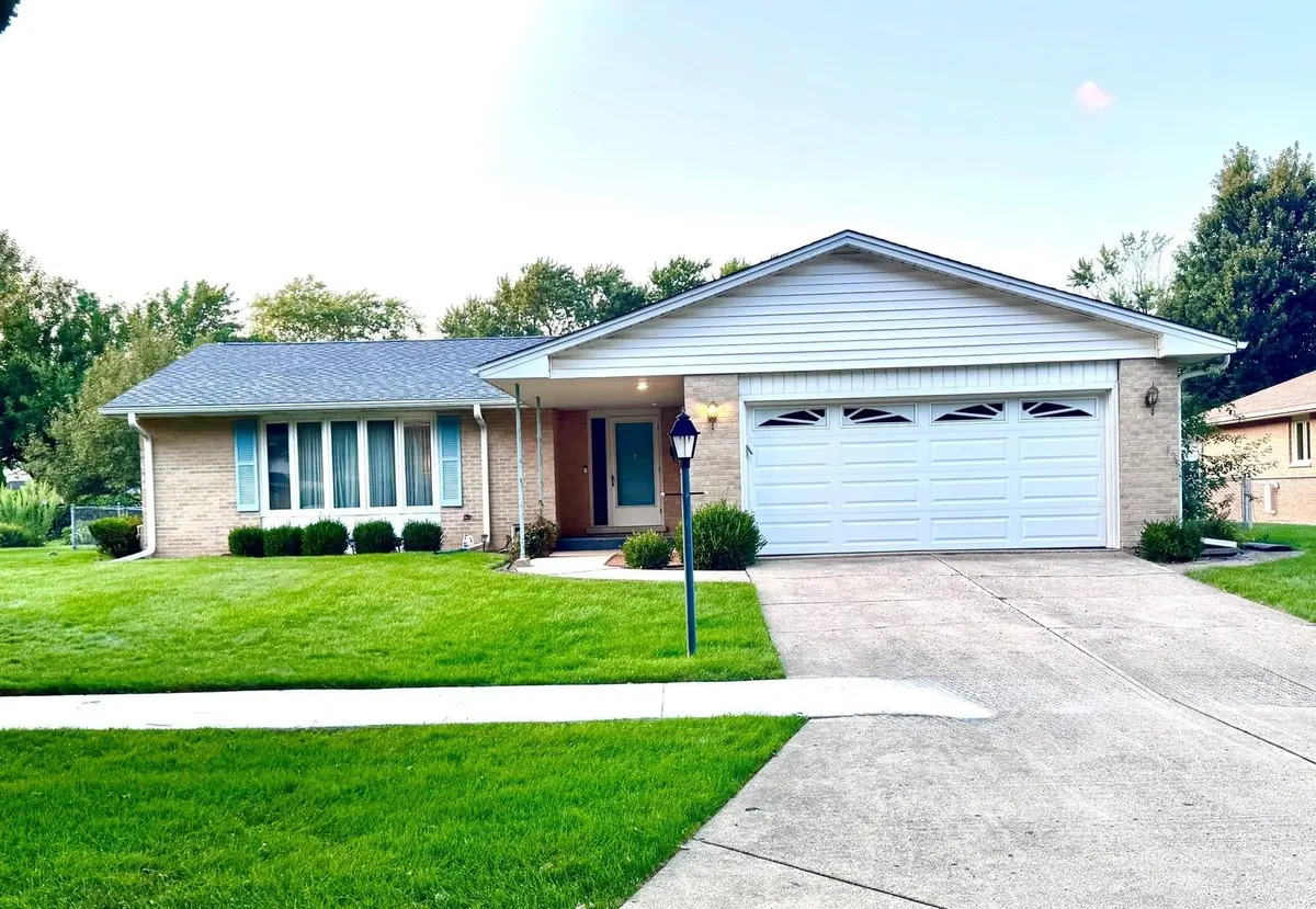 1610 E Dogwood Lane