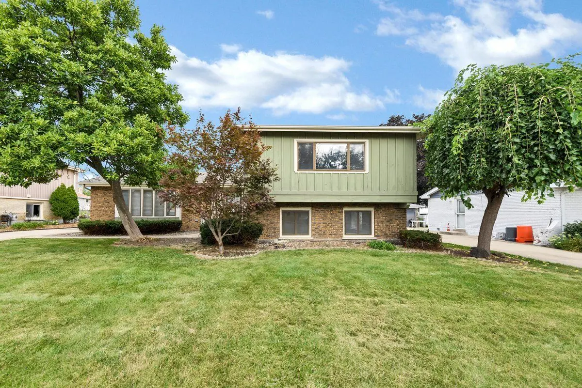 1734 W Rampart Road