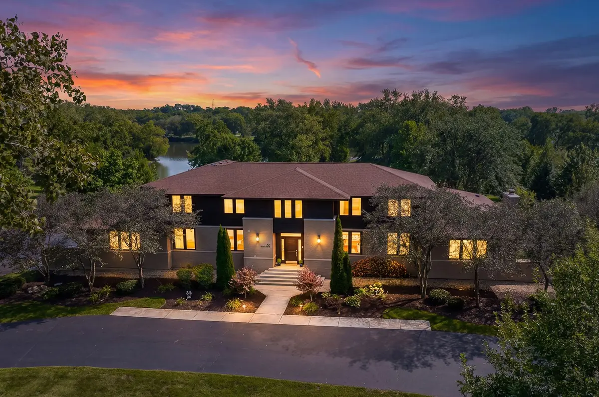 88 Riverwood Drive
