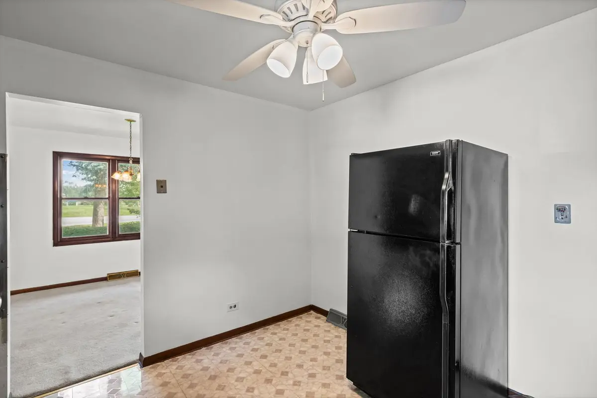 22W313 1 ST Street