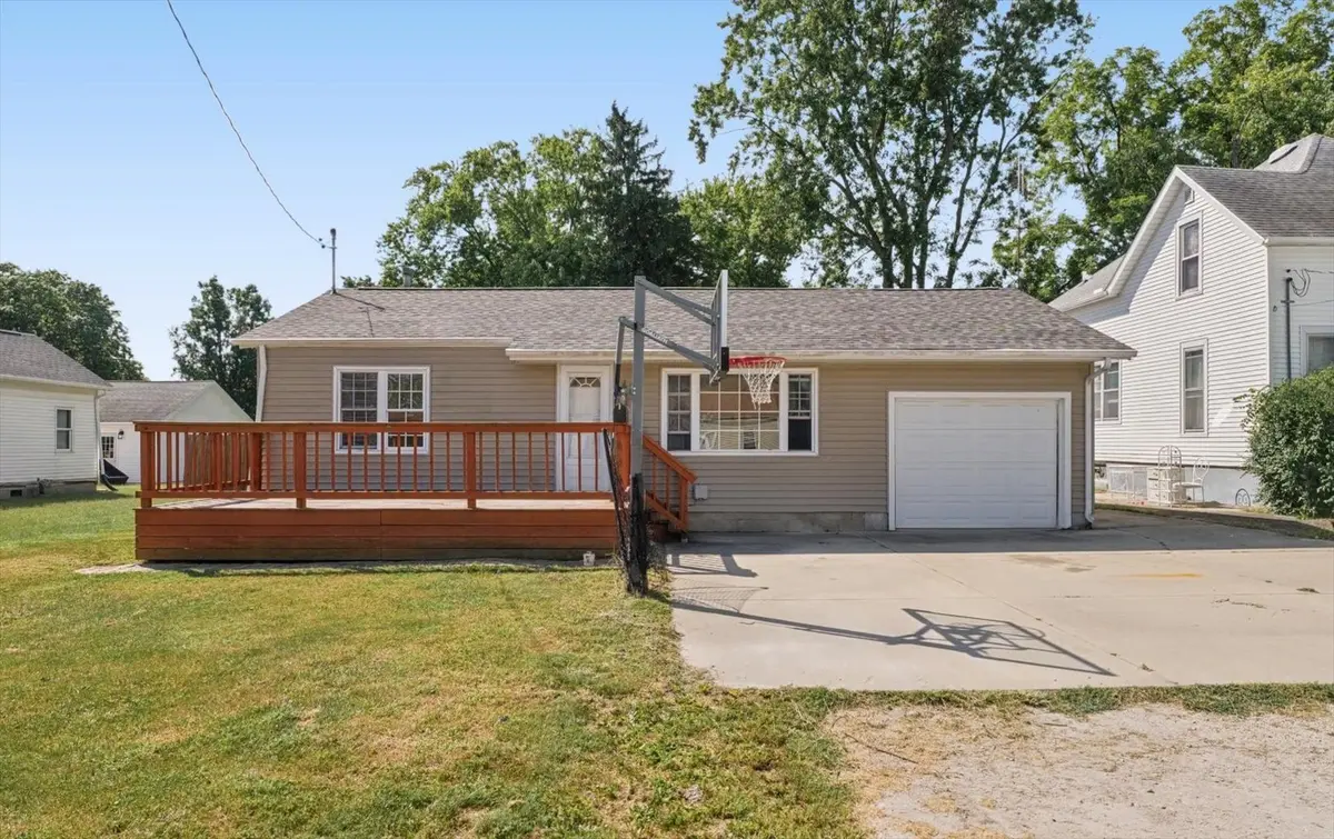 605 E Daggy Street