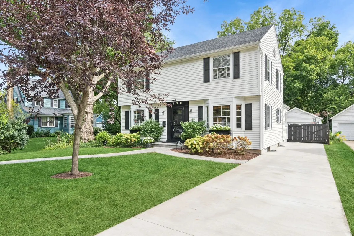 130 INGLESIDE Avenue