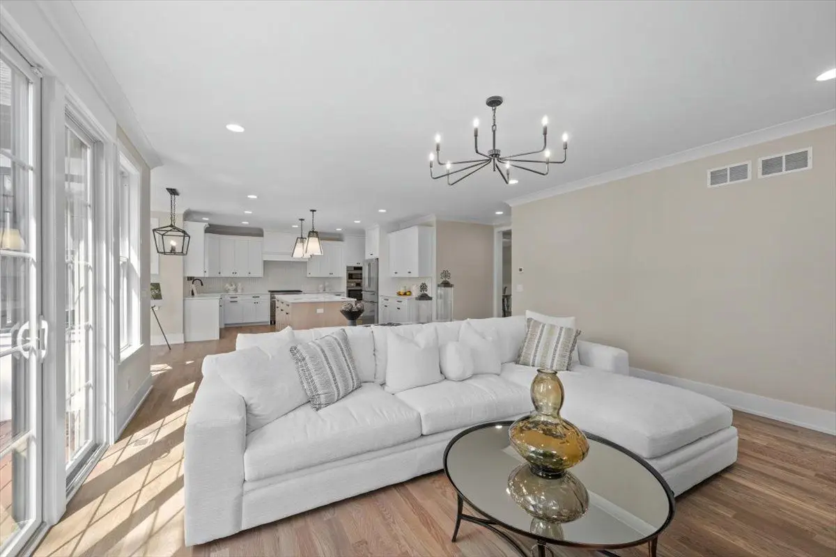 6200 Clarendon Hills (Lot 3) Road