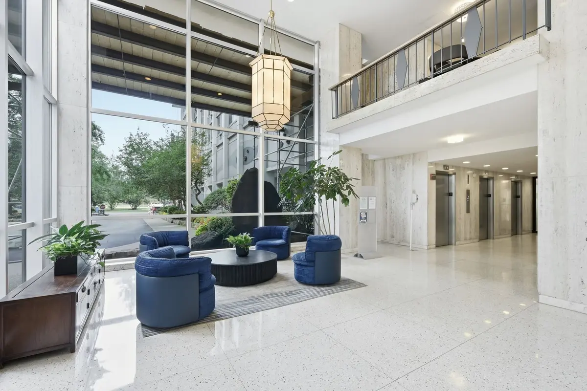 4250 N Marine Drive