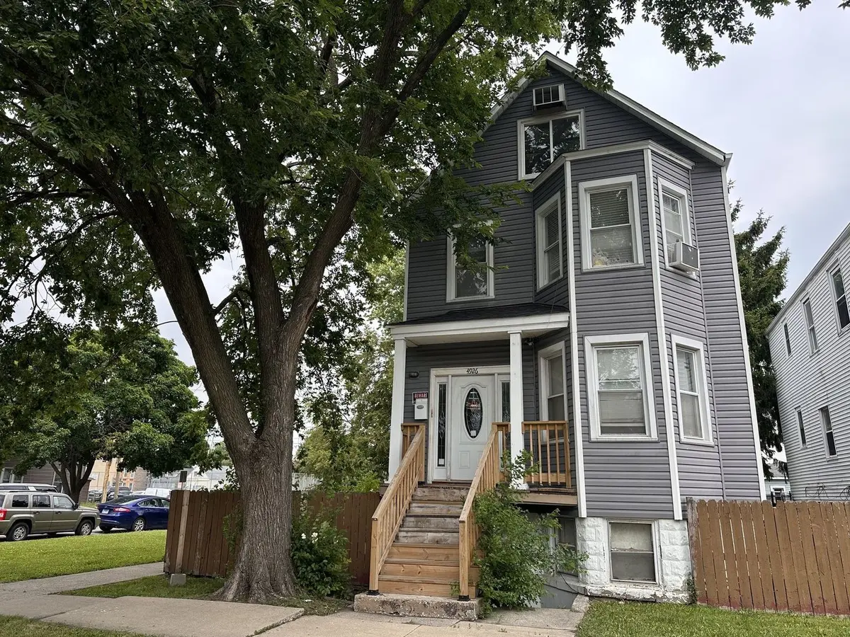 4926 W 30th Place