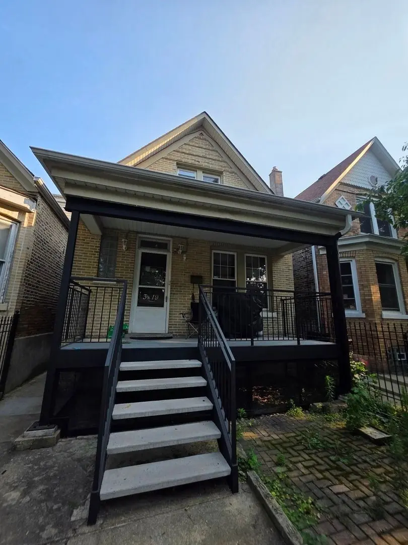 3419 W Beach Avenue