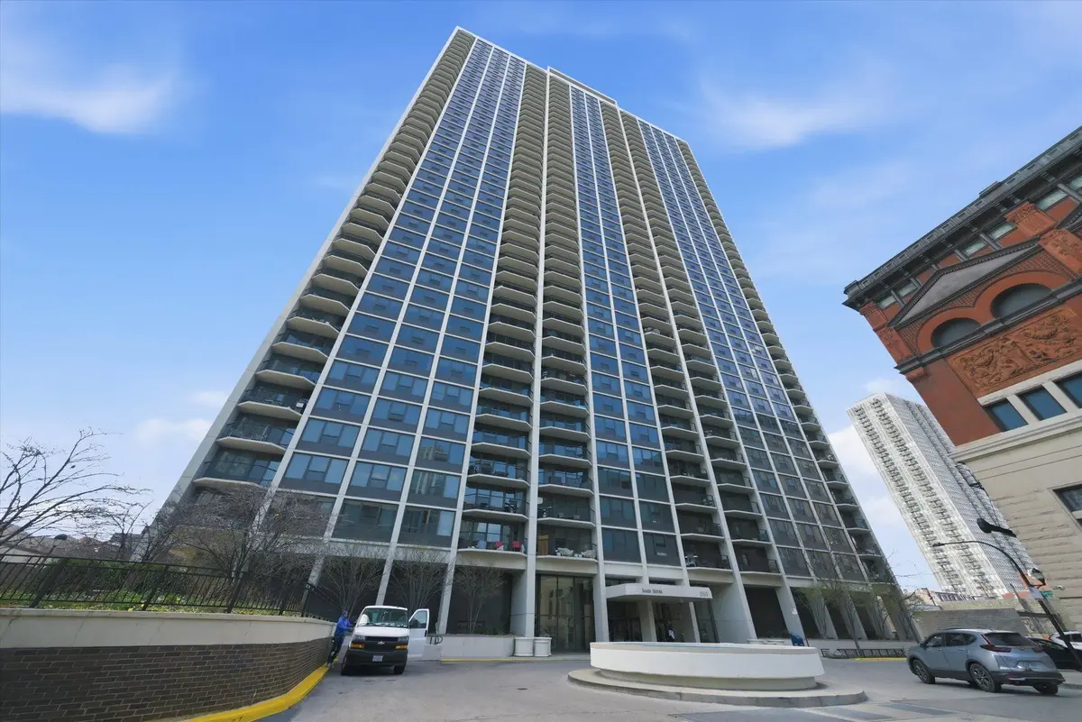 1560 N Sandburg Terrace