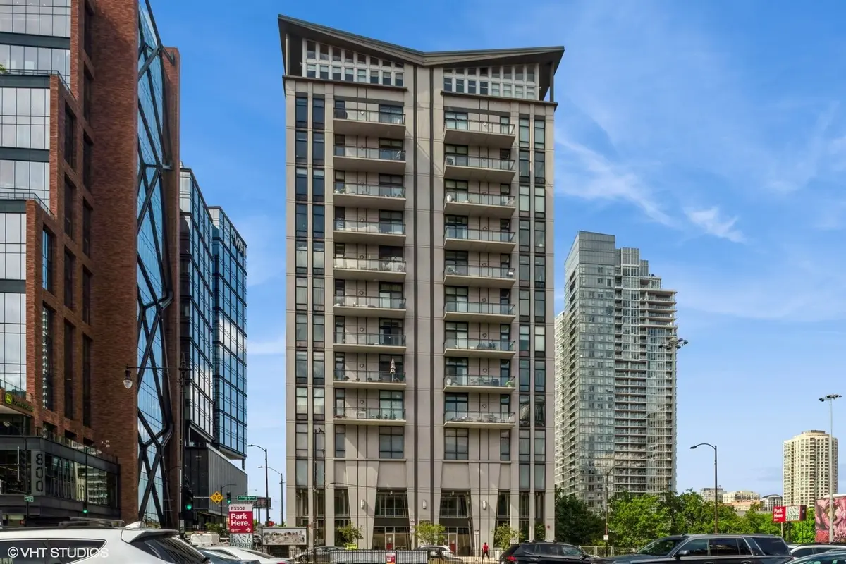 740 W Fulton Street