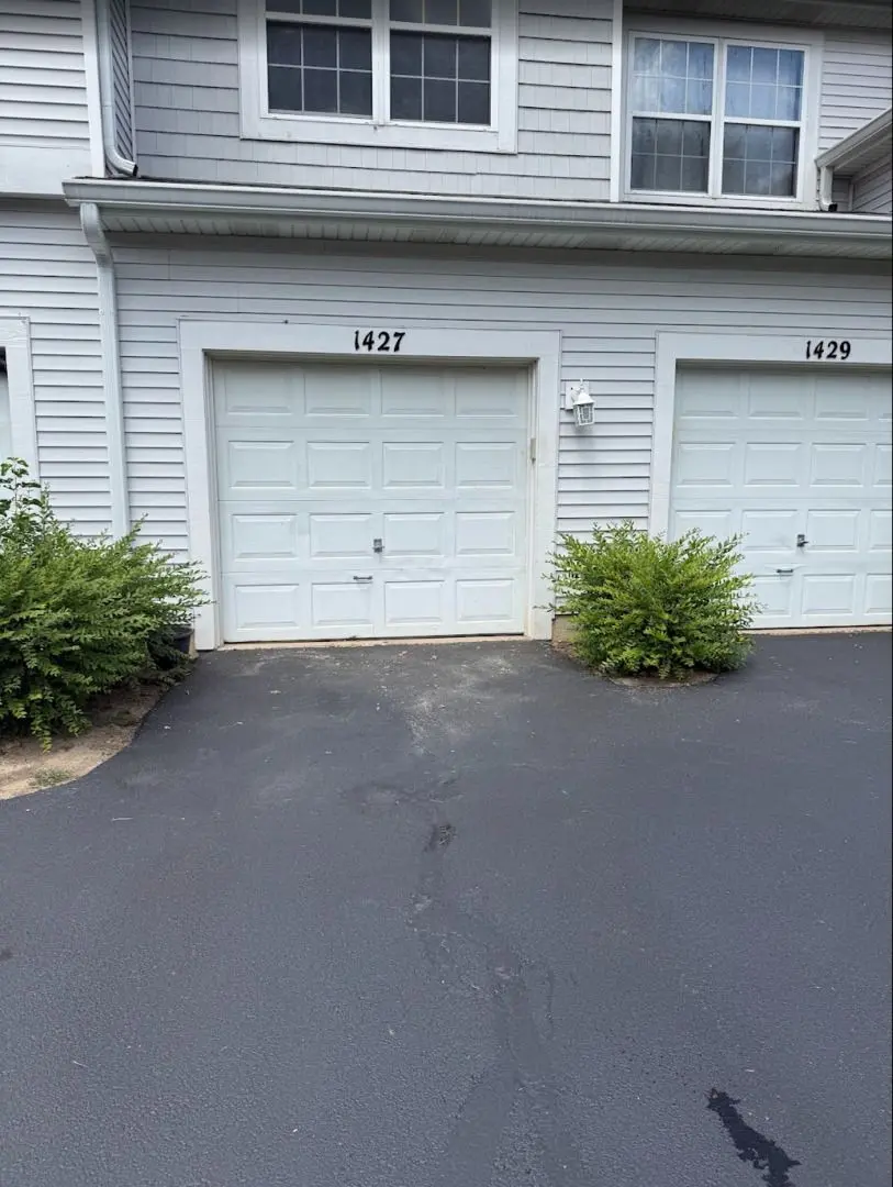 1427 Meadowsedge Lane