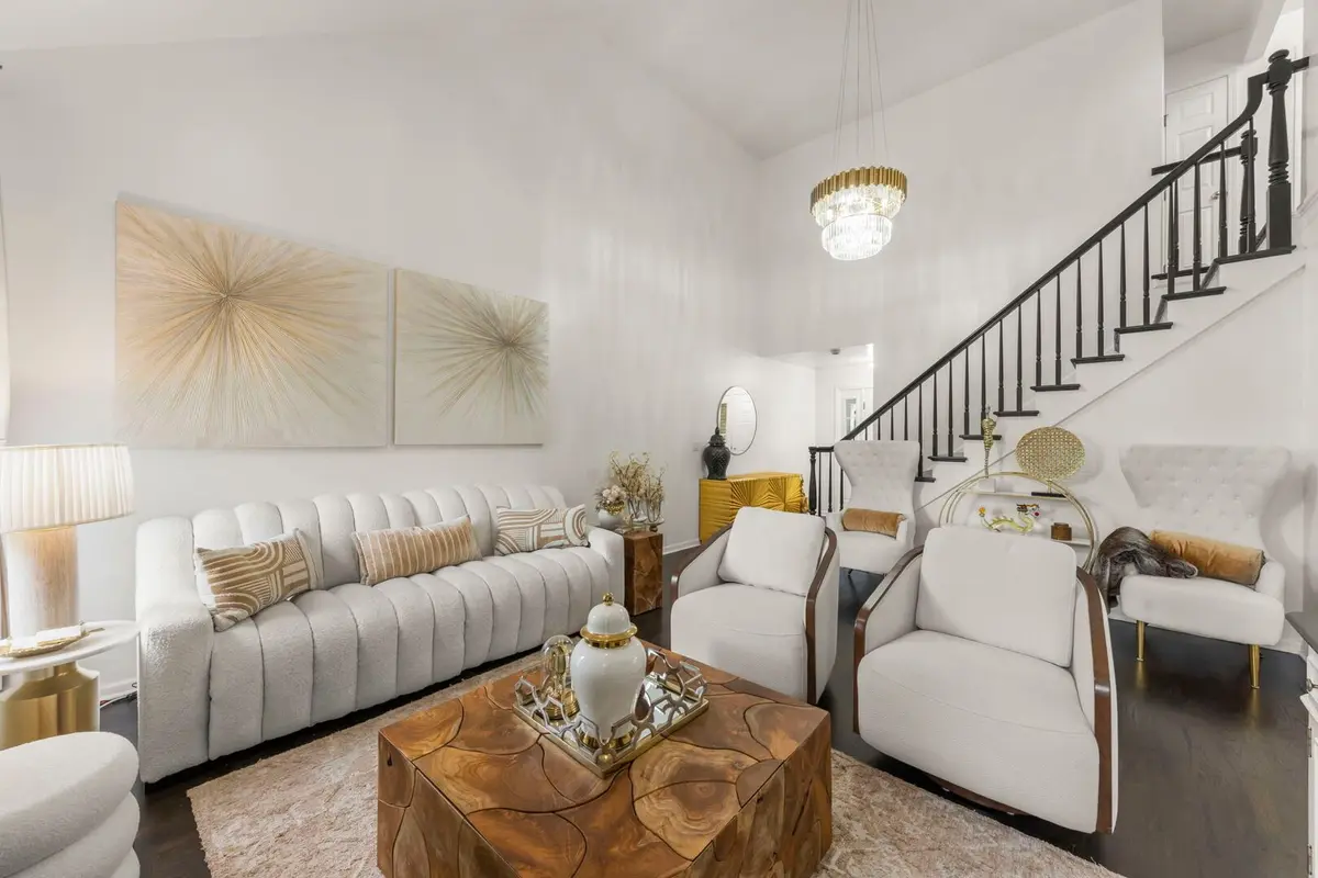 11124 Indian Woods Drive