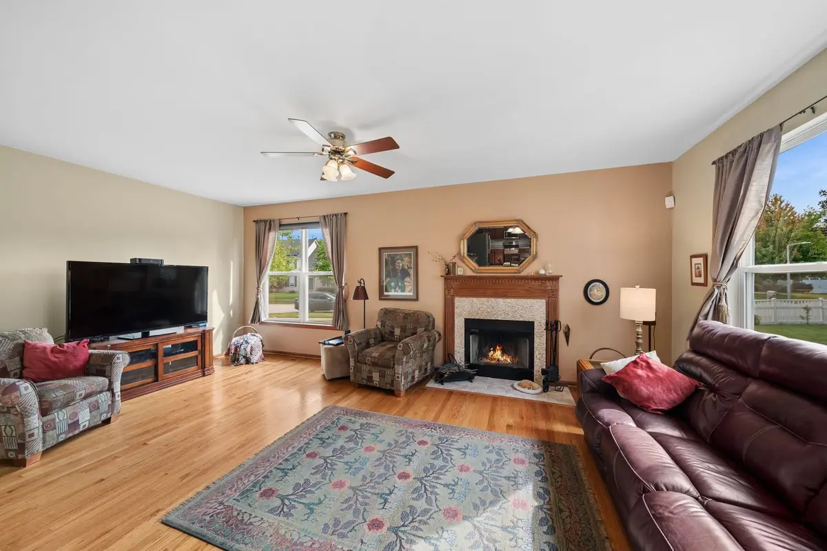 1943 Flagstone Lane
