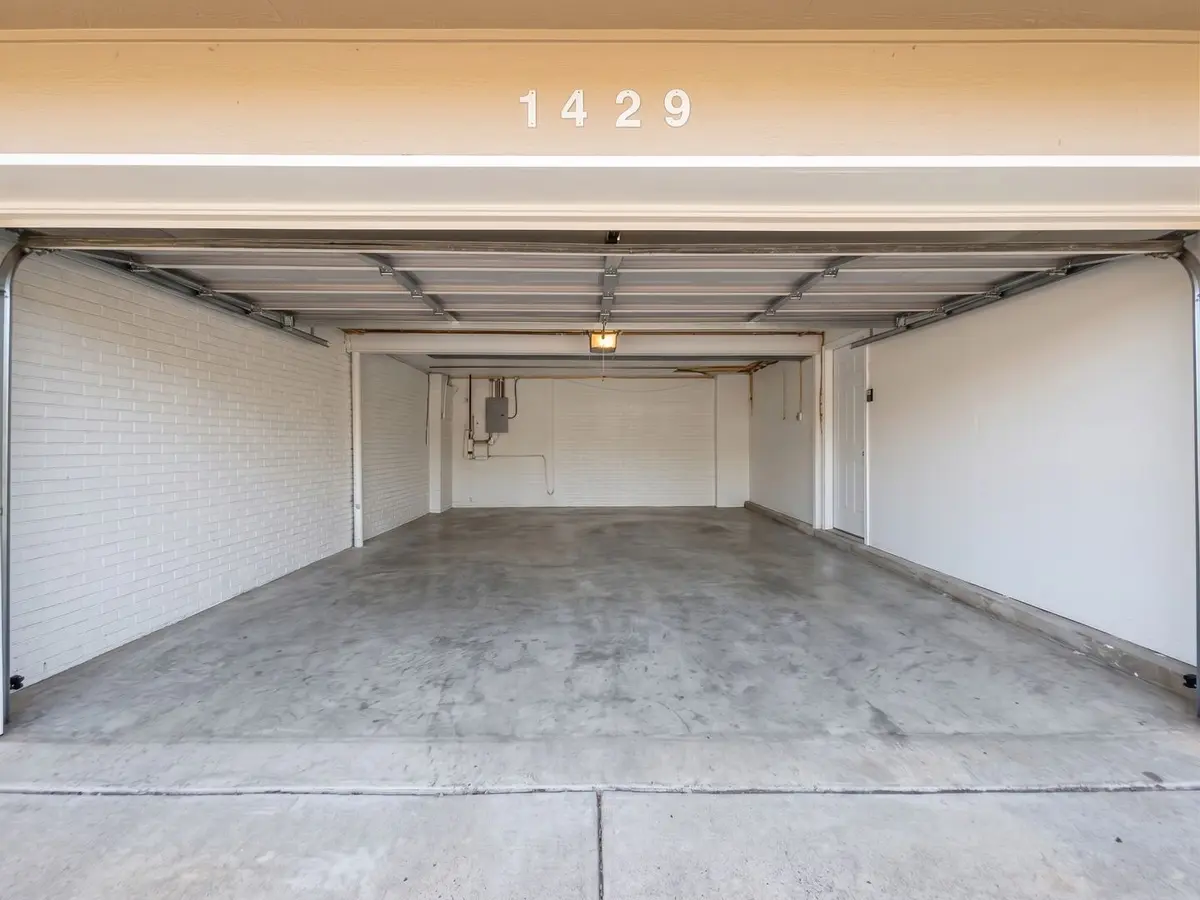1429 N Green Meadows Boulevard