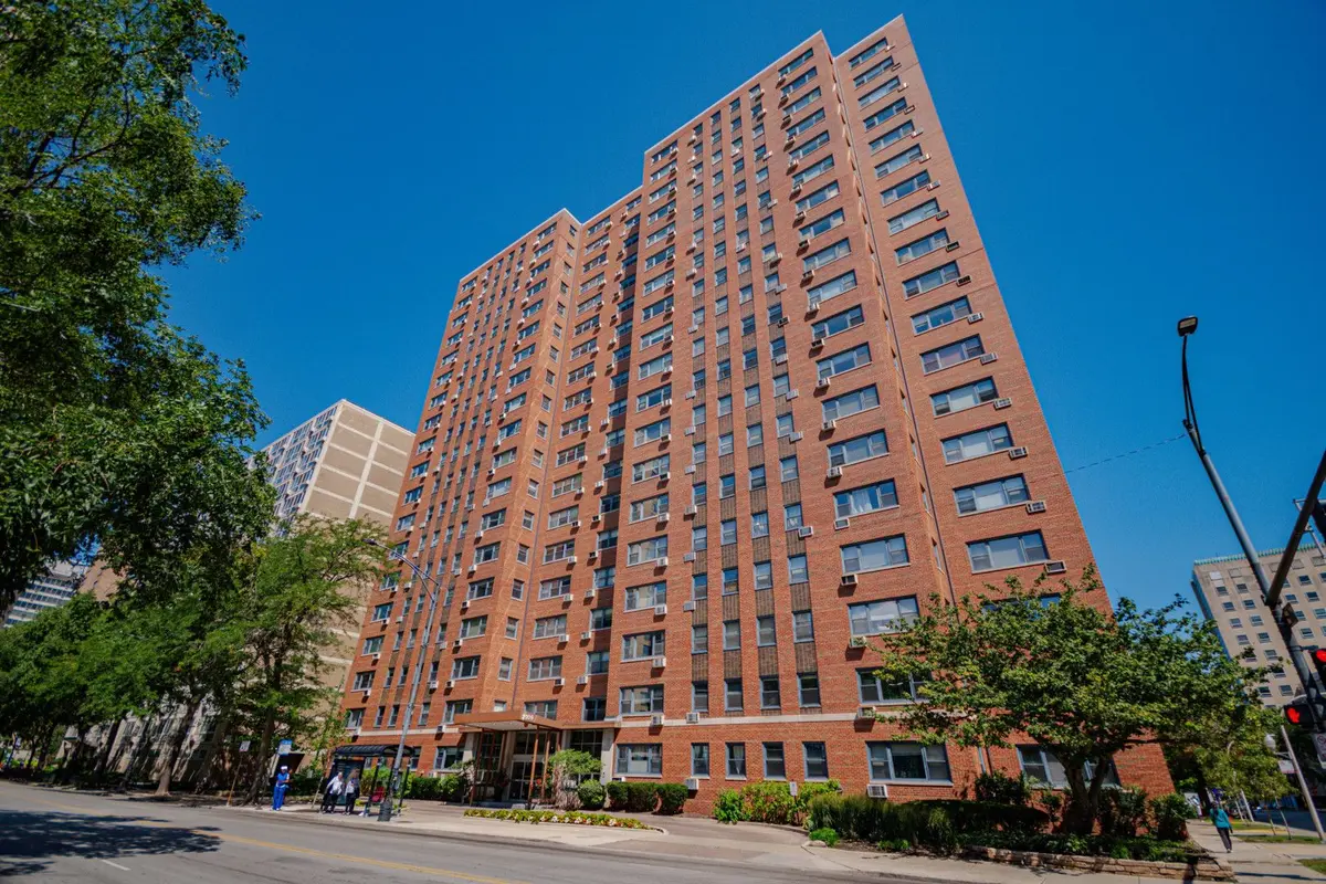 2909 N Sheridan Road