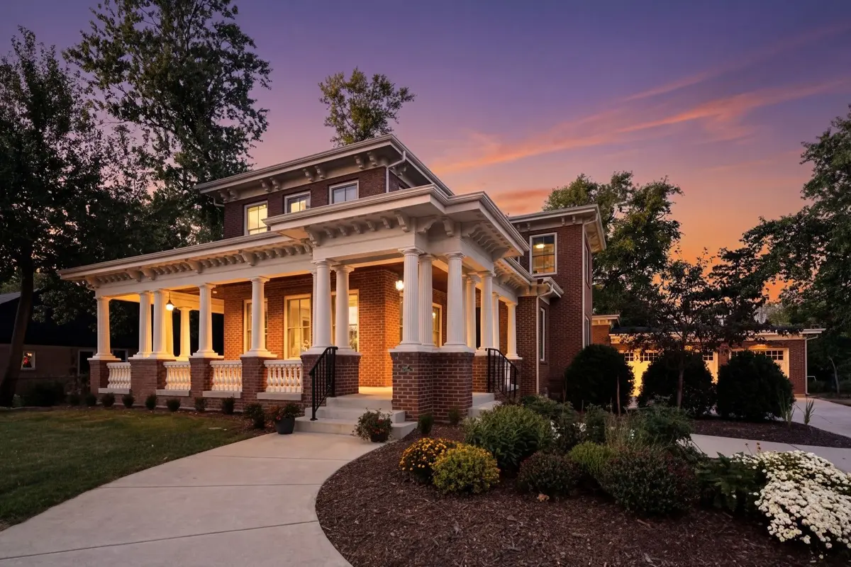 326 E Central Road