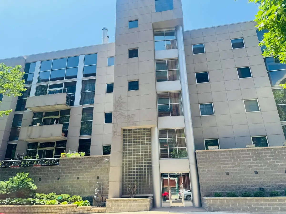 939 W Huron Street