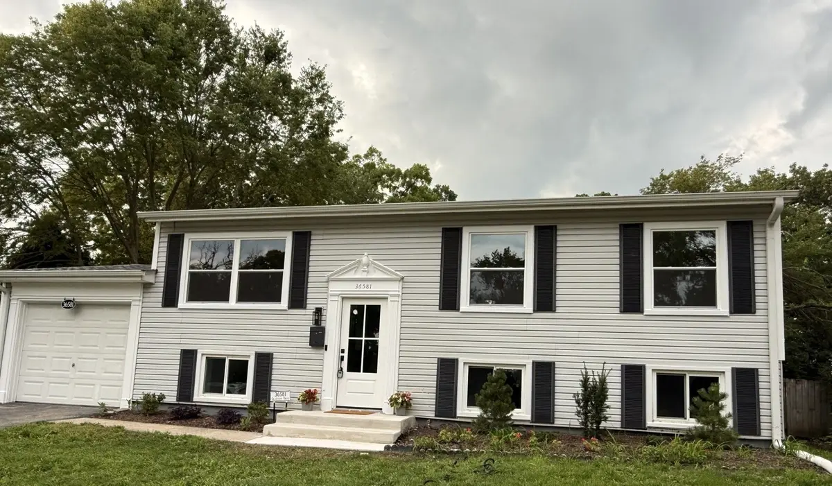 36581 N Grandwood Drive