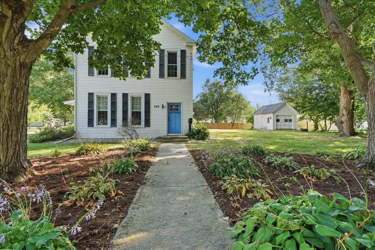 208 E Wall Street