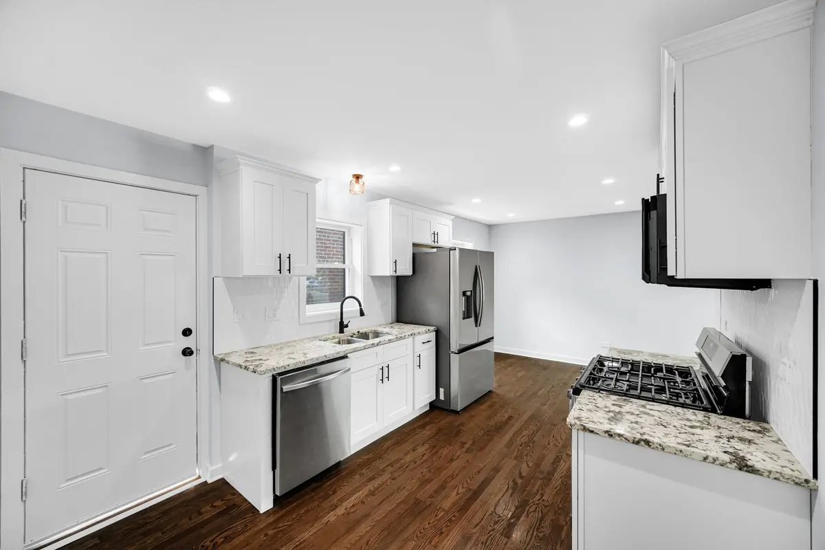 15041 Irving Avenue